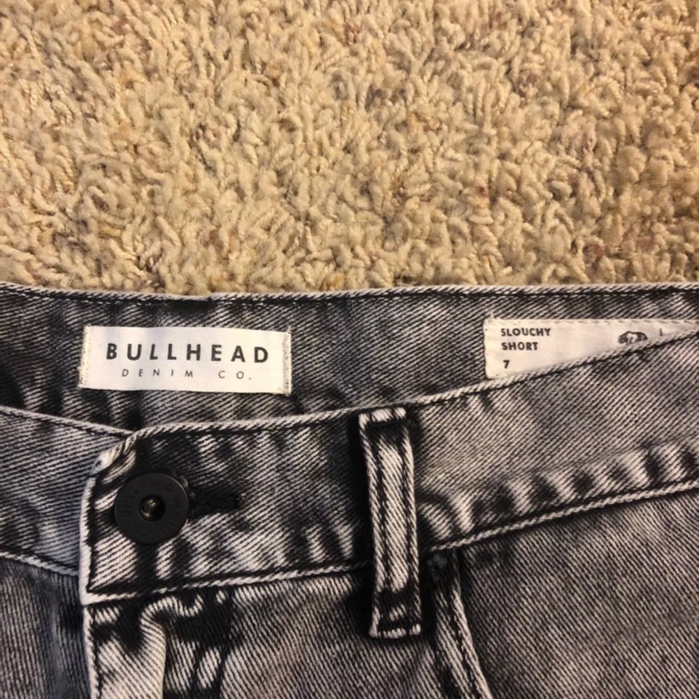 Shorts - Picture 3 of 3